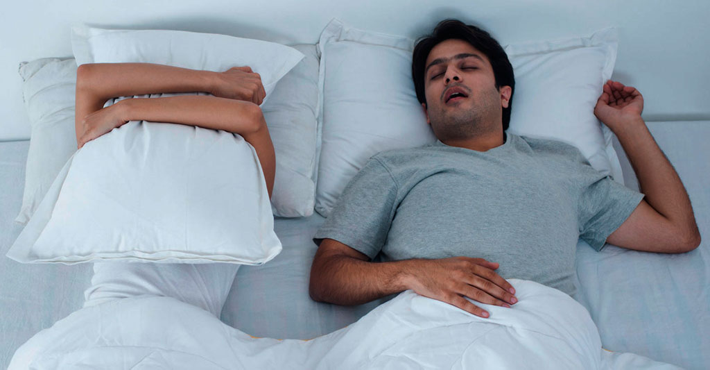 Tres mitos sobre cómo dormir mejor que en realidad te están haciendo daño