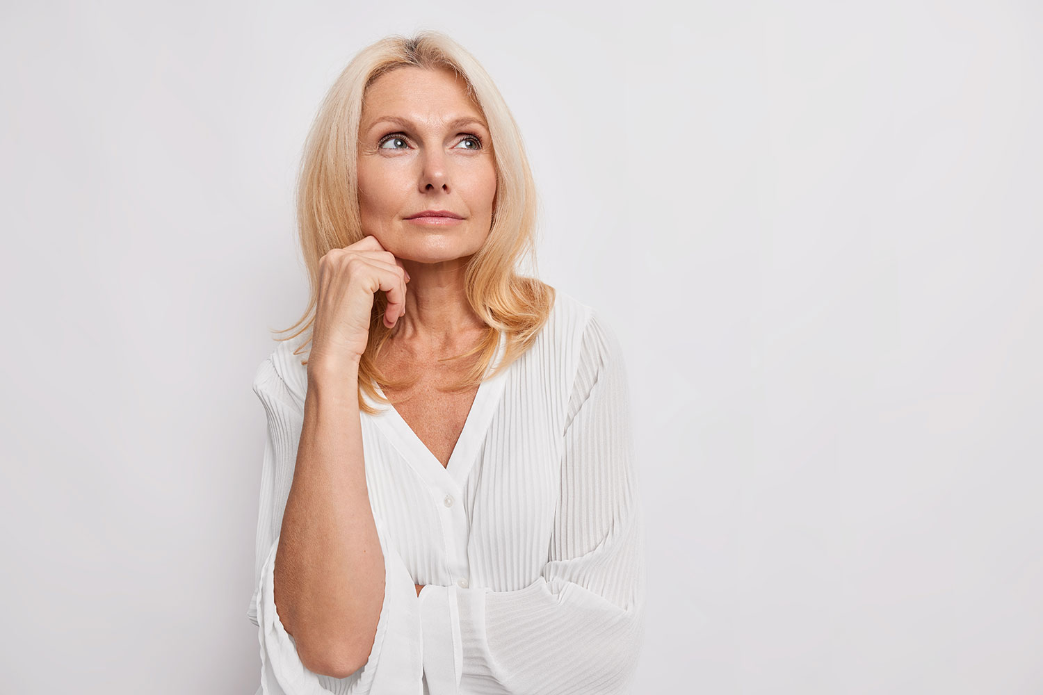 ¿Por qué muchas mujeres experimentan "niebla mental" con la menopausia?