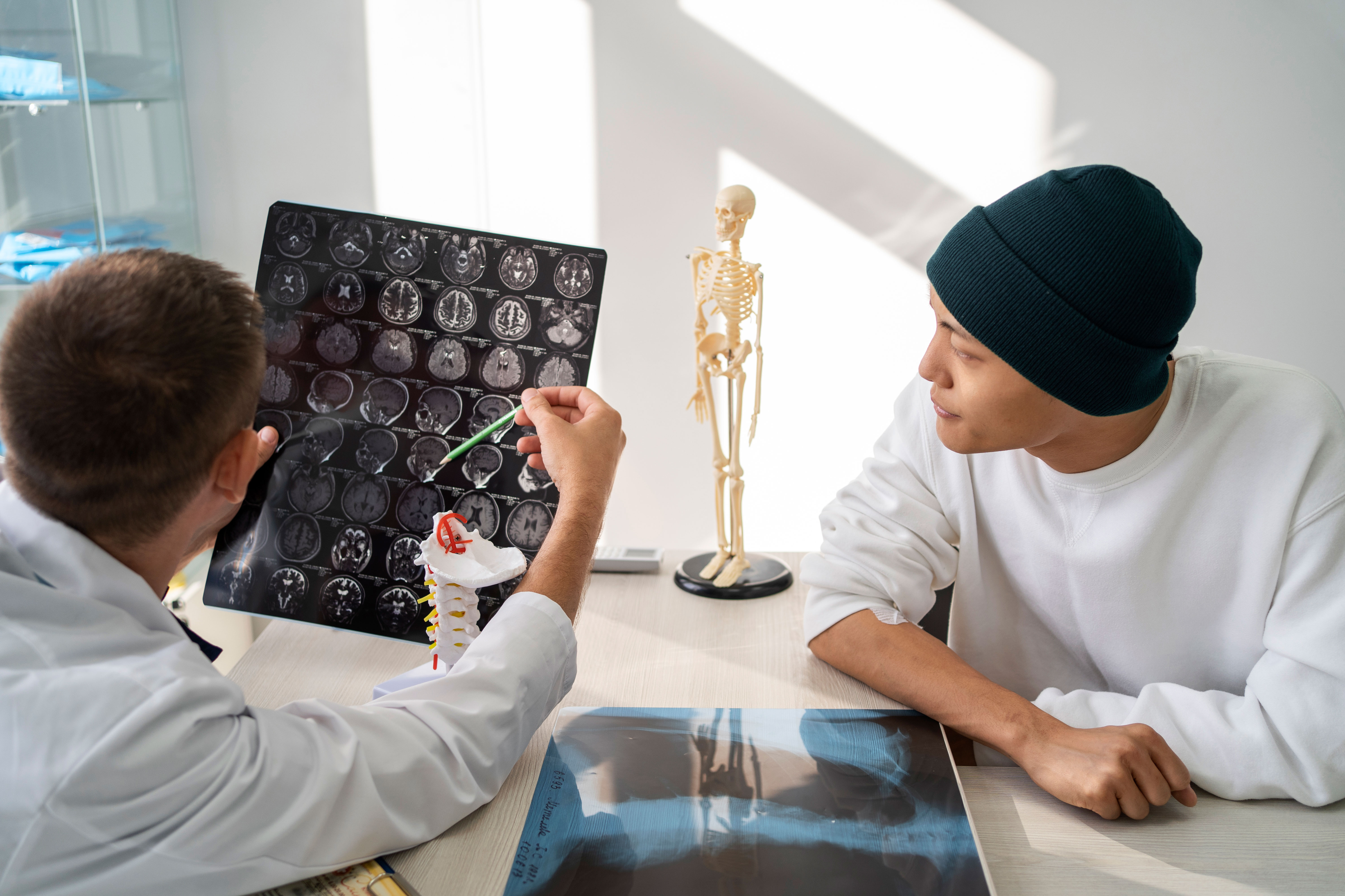 Ensayo clínico pionero revela avances sin precedentes para curar el cáncer cerebral