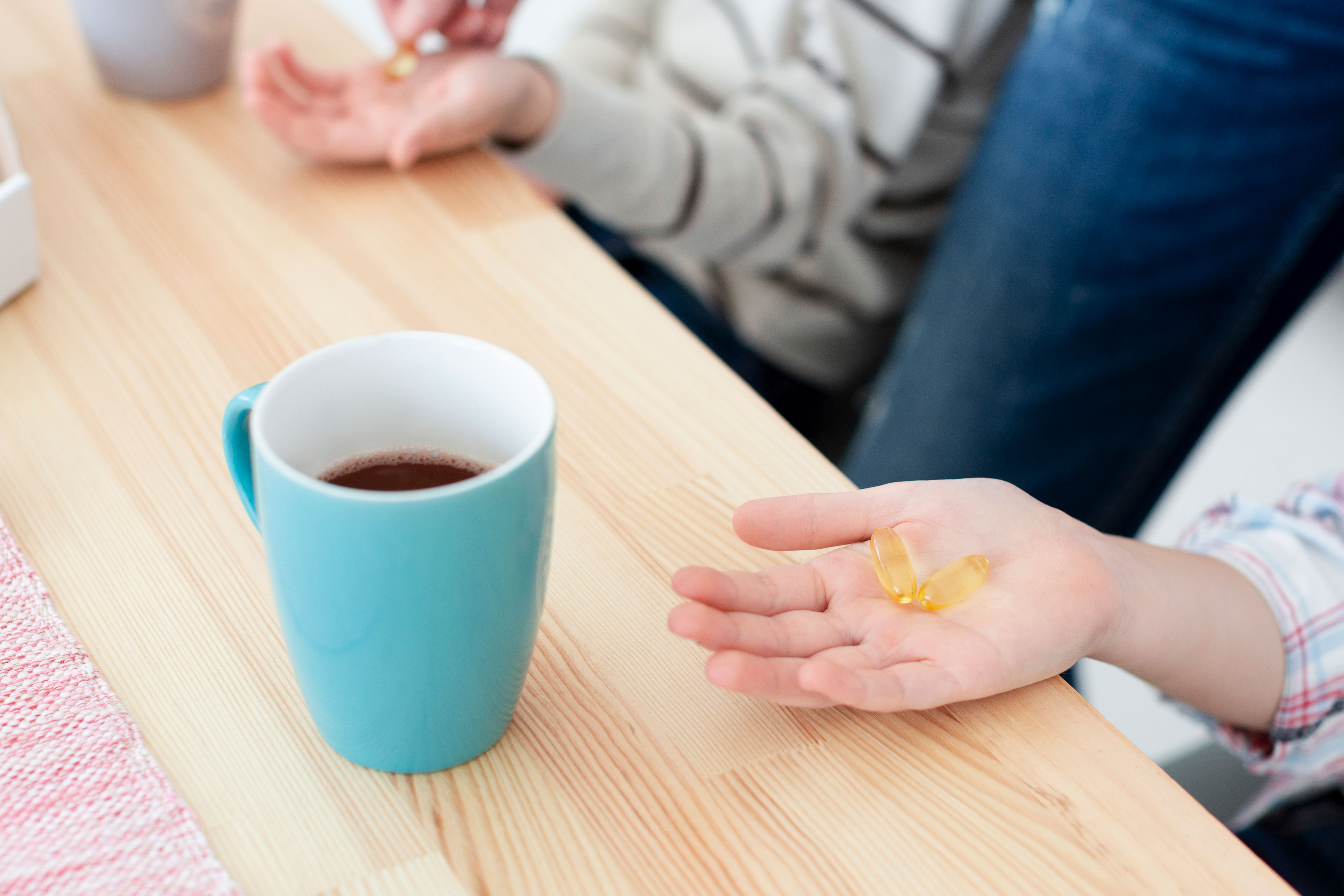 Los tipos comunes de medicamentos que no debes tomar con el café