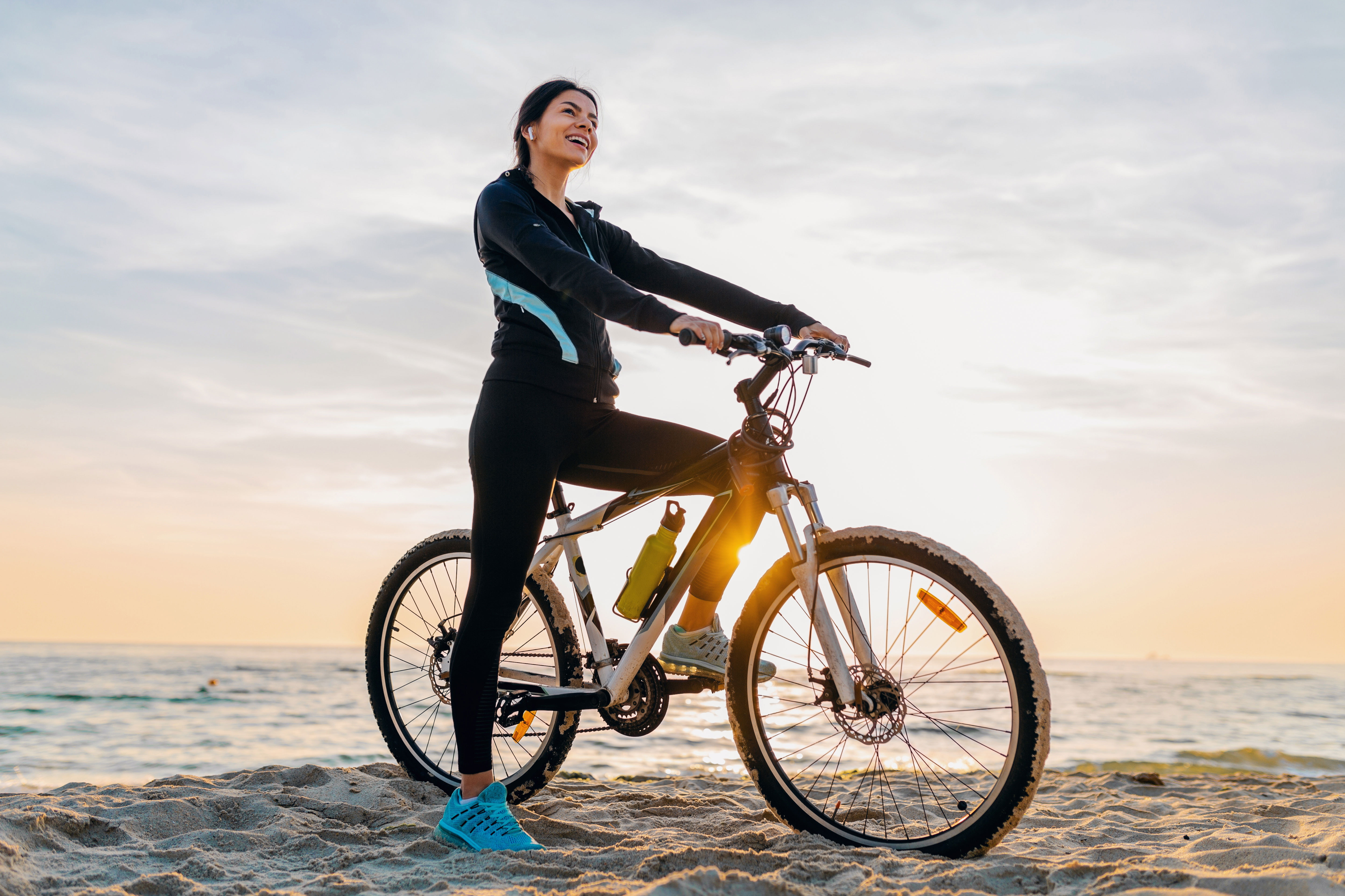 Correr, nadar o bicicleta: cuál es el mejor deporte para empezar de cero